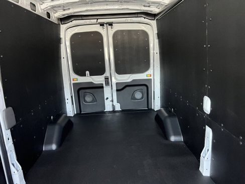New 2026 Ford Transit 250 148 Medium Roof w/ Load Area Protection Package RWD image 10