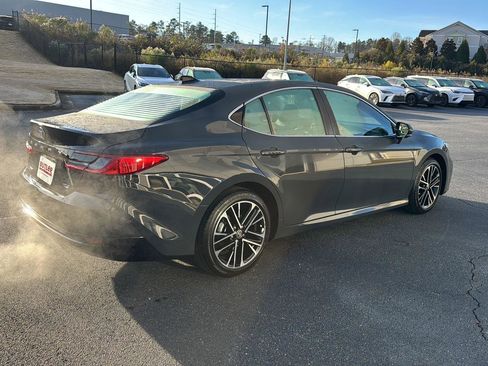 Used 2025 Toyota Camry XLE image 5