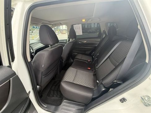 Used 2019 Nissan Rogue SV AWD/4WD image 19