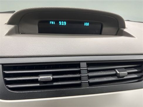 Used 2009 Ford Focus SEL image 23