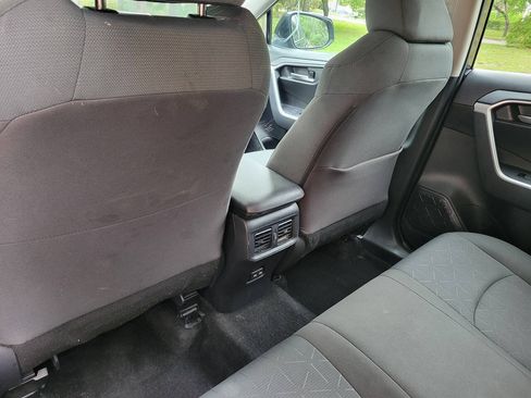 Used 2025 Toyota RAV4 XLE FWD image 12