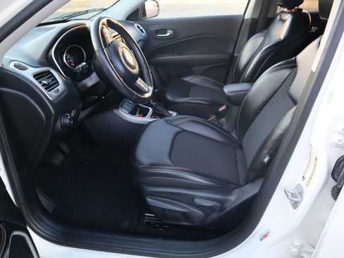 Used 2018 Jeep Compass Latitude image 22