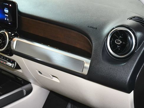 Used 2020 Mercedes-Benz GLB 250 4MATIC image 59