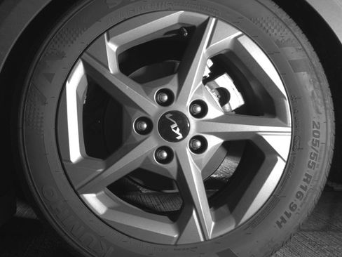 Used 2025 Kia K4 LXS image 14