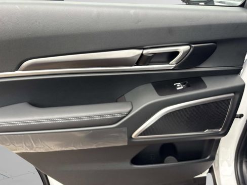 New 2025 Kia Telluride S image 20