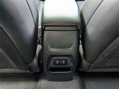 Used 2025 Hyundai Venue Limited image 28