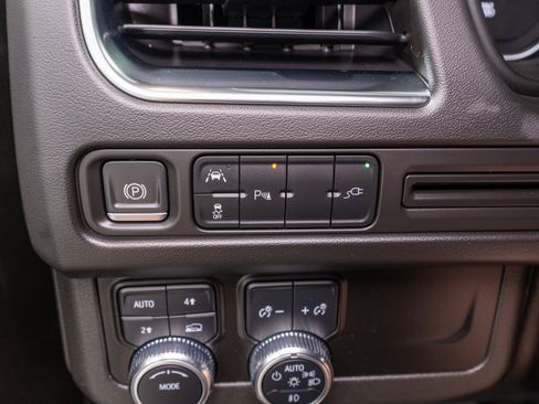 Used 2021 GMC Yukon XL SLT w/ SLT Premium Package AWD/4WD image 33