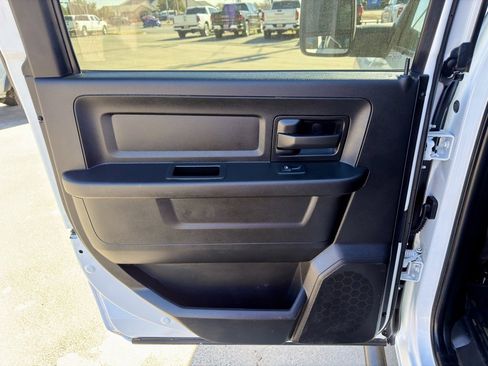 Used 2024 RAM 2500 Tradesman w/ Chrome Appearance Group image 29