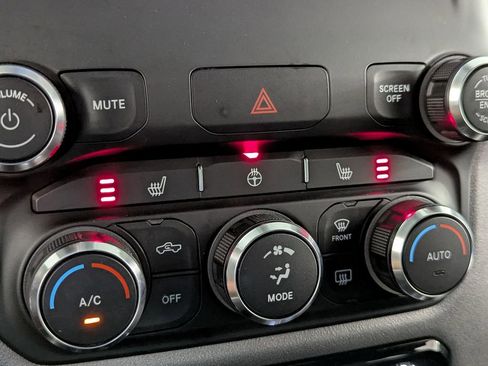 Used 2021 RAM 1500 Big Horn AWD/4WD image 19