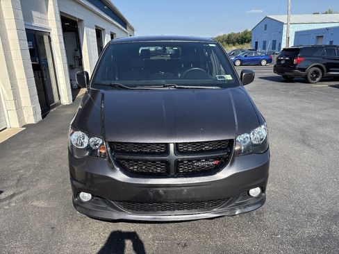 Used 2015 Dodge Grand Caravan SXT FWD image 4