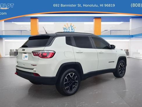Used 2019 Jeep Cherokee Trailhawk AWD/4WD image 12