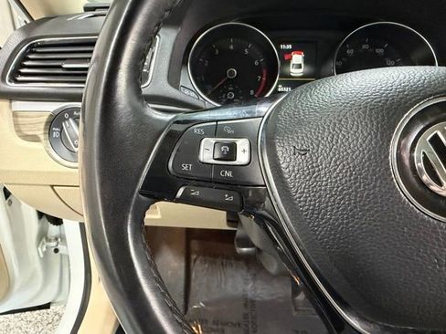 Used 2018 Volkswagen Passat 2.0T SE FWD image 16