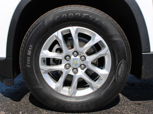 Used 2020 Chevrolet Traverse LT w/ Driver Confidence II Package image 54