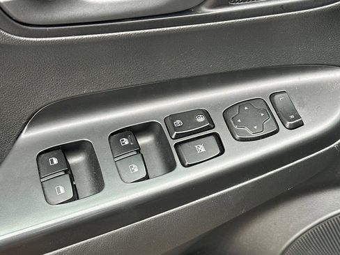 Used 2019 Hyundai Kona SEL image 11