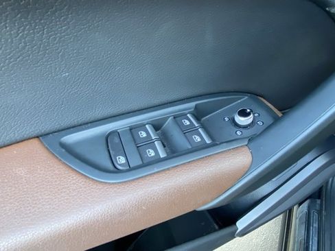 Used 2018 Audi Q5 2.0T Premium w/ Convenience Package image 16