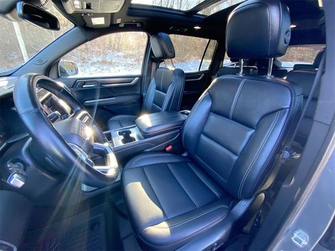 Used 2024 GMC Acadia Elevation image 21