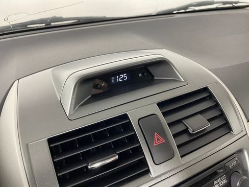 Used 2012 Toyota Corolla LE FWD image 7