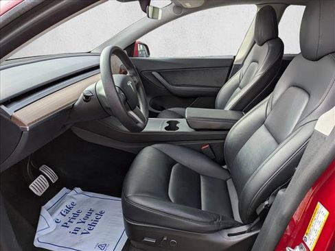 Used 2022 Tesla Model Y Performance image 11