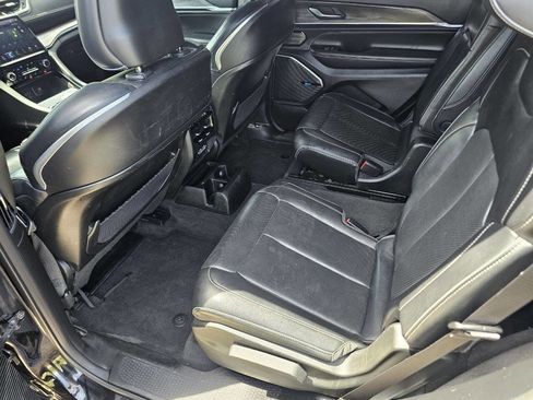Used 2021 Jeep Grand Cherokee L Overland w/ Luxury Tech Group IV AWD/4WD image 11