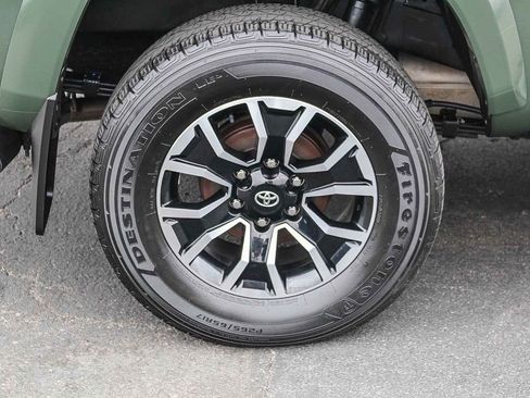 Used 2022 Toyota Tacoma TRD Sport w/ Technology Package RWD image 11
