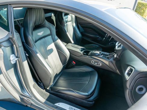 Used 2019 Aston Martin V8 Vantage Coupe image 54