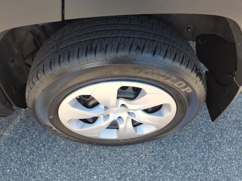 Certified 2024 Toyota RAV4 LE AWD/4WD image 6