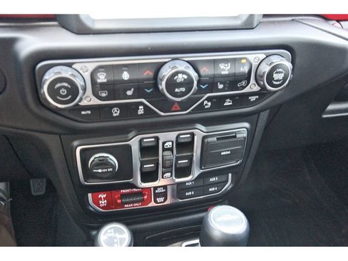 Used 2021 Jeep Gladiator Rubicon AWD/4WD image 15