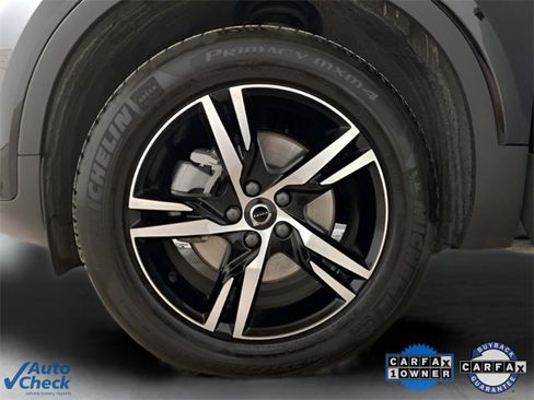Used 2025 Volvo XC40 B5 Core image 21
