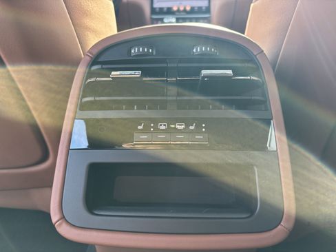 Used 2022 Maserati Quattroporte Modena Q4 image 15