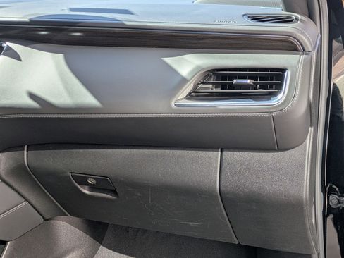 Certified 2024 GMC Yukon XL SLE image 30