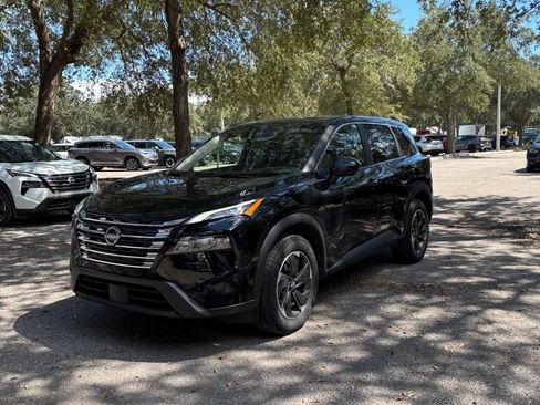 Used 2025 Nissan Rogue SV AWD/4WD image 8
