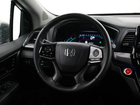 Used 2023 Honda Odyssey Touring image 15
