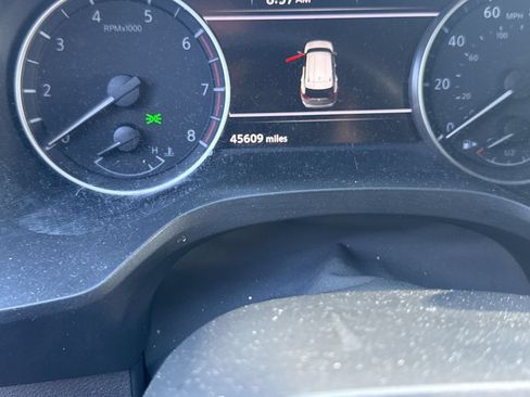 Used 2025 Nissan Rogue SV FWD image 9