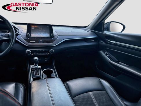 Used 2024 Nissan Altima 2.5 SR FWD image 29