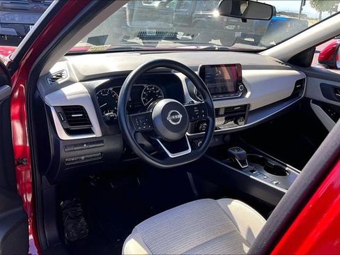 Certified 2023 Nissan Rogue SV FWD image 17