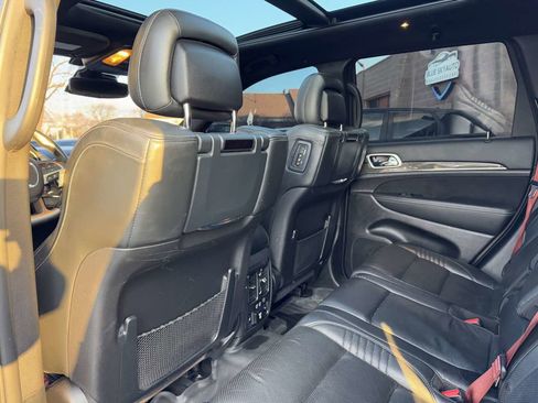 Used 2017 Jeep Grand Cherokee SRT image 39