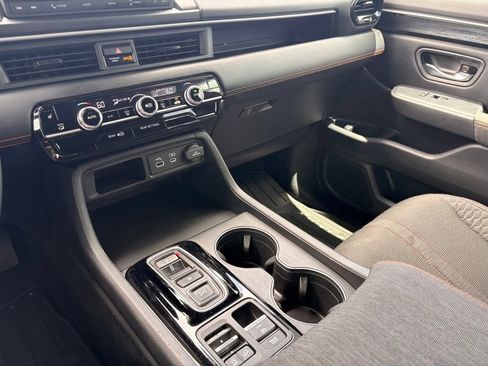 Used 2025 Honda Pilot Sport image 20