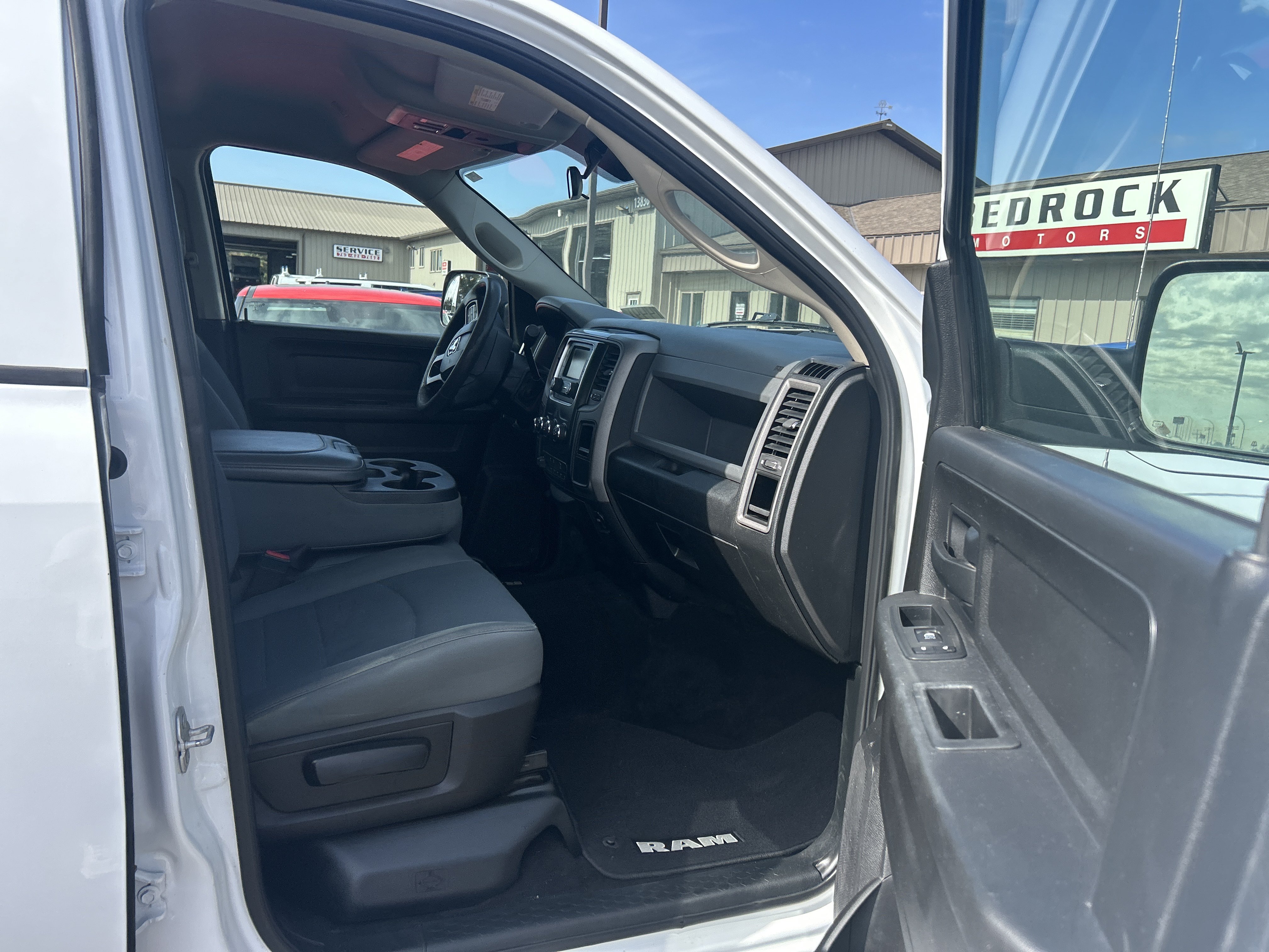 Used 2018 RAM 2500 Tradesman w/ Chrome Appearance Group AWD/4WD image 12