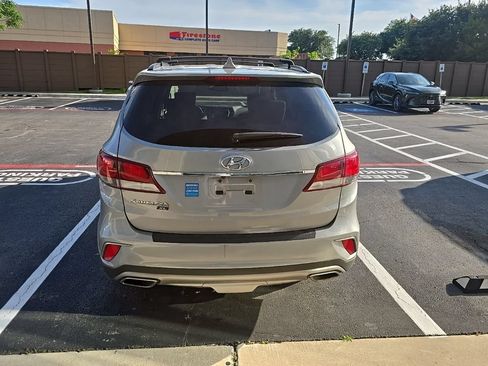 Used 2019 Hyundai Santa Fe XL SE FWD image 13
