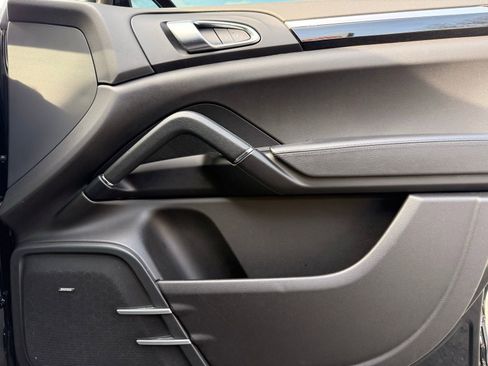 Used 2017 Porsche Cayenne image 31