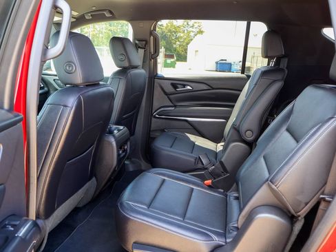 Used 2026 Chevrolet Traverse LT w/ Driver Confidence Package FWD image 9