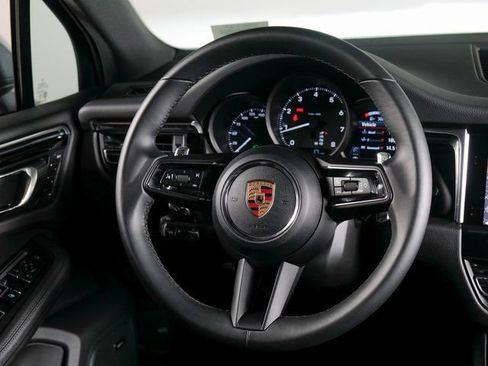 Certified 2026 Porsche Macan AWD/4WD image 15