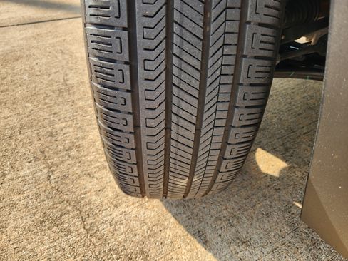 Certified 2025 Chevrolet Equinox LT w/ Convenience Package II image 12