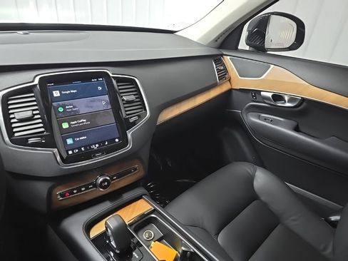 Used 2024 Volvo XC90 B5 Plus image 27