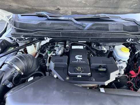 Used 2022 RAM 2500 Tradesman w/ Chrome Appearance Group AWD/4WD image 38