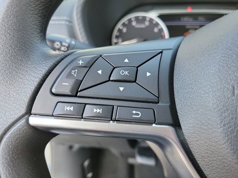 Used 2025 Nissan Sentra SV image 16