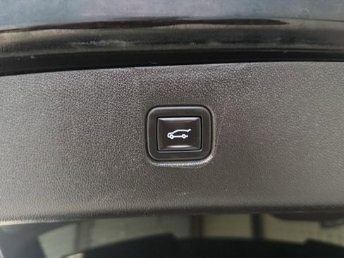 Used 2020 Chevrolet Blazer LT image 8