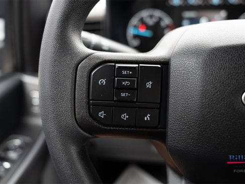 Used 2023 Ford F250 XLT w/ FX4 Off-Road Package image 21