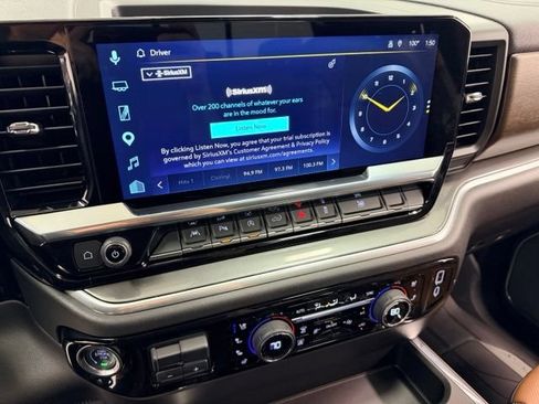 Certified 2025 Chevrolet Silverado 1500 High Country AWD/4WD image 11