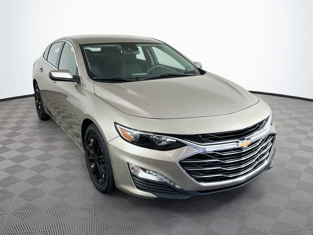 Used 2024 Chevrolet Malibu LT FWD image 2